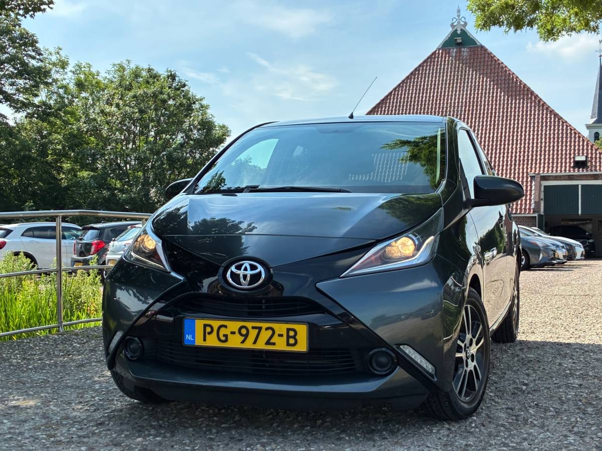 Toyota Aygo Toyota Aygo 1.0 VVT-i x-play | 5-Deurs + Airco nu € 6.750,-!!!