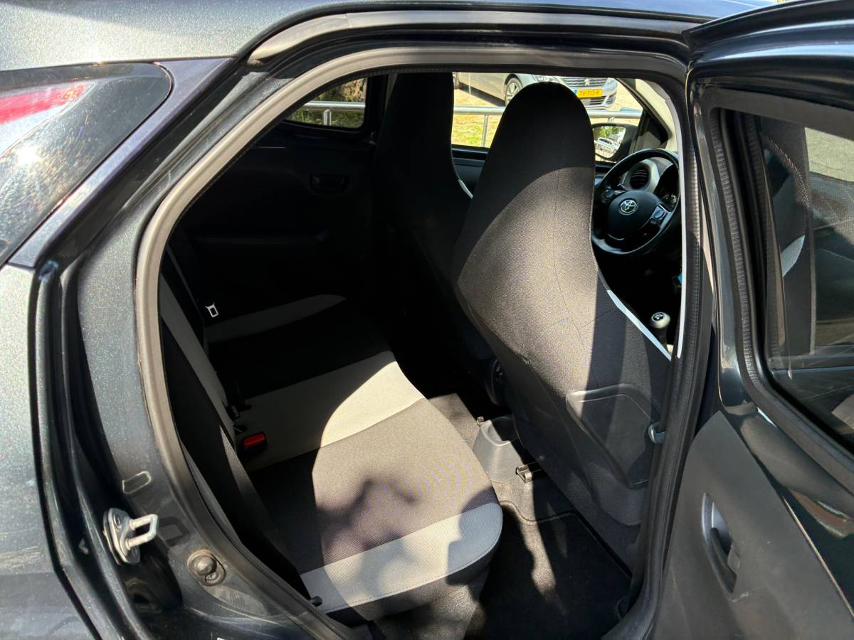Toyota Aygo Toyota Aygo 1.0 VVT-i x-play | 5-Deurs + Airco nu € 6.750,-!!!