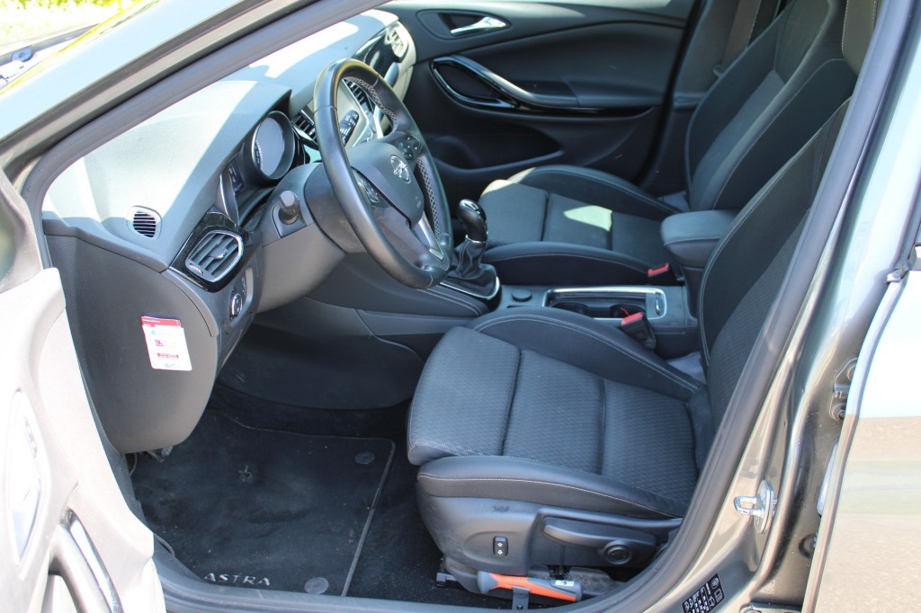 Opel Astra Opel Astra 1.4 Innovation 150pk. ECC/cruise/navi/radioDAB/PDC/camera/trekhaak
