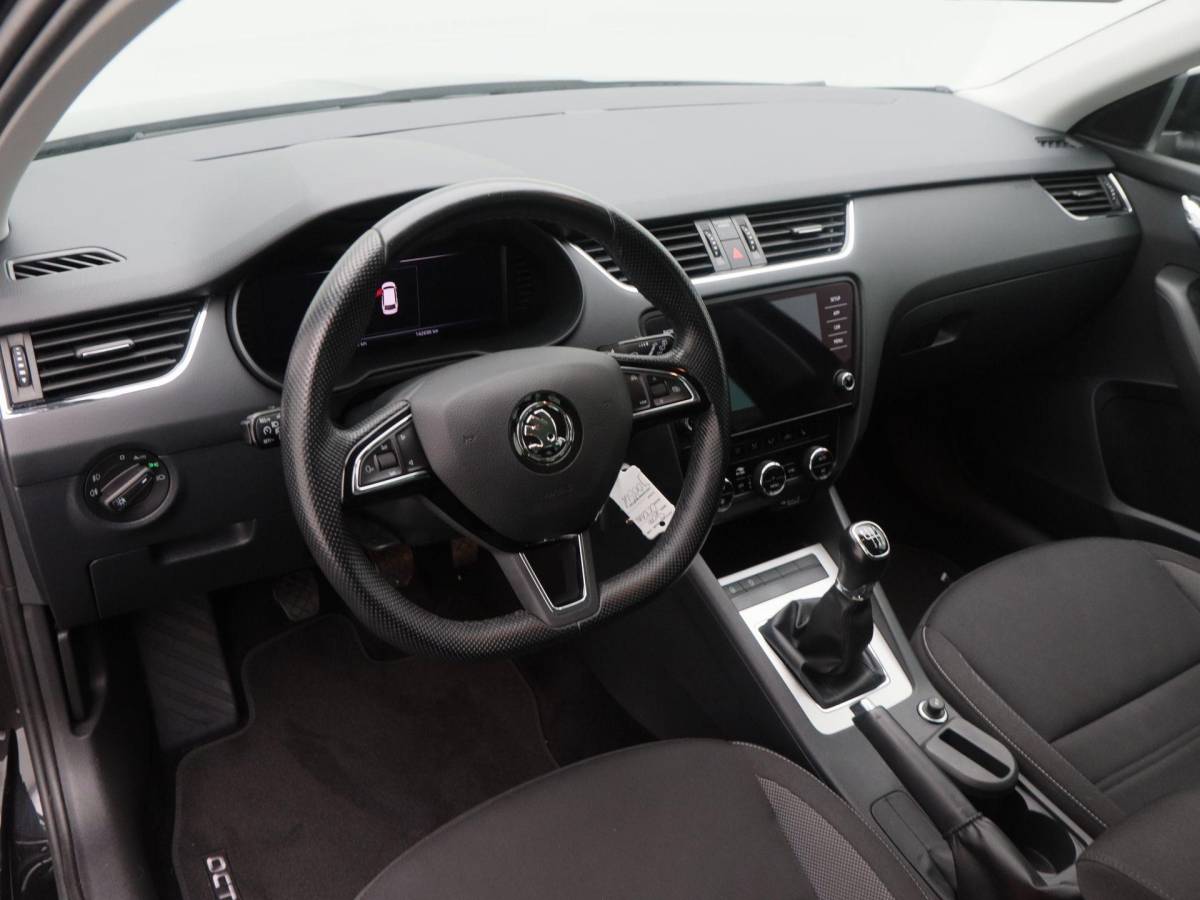Škoda Octavia Škoda Octavia Combi 1.0 TSi 115 Pk Business Edition Plus | Camera | Stoel verwarming | Full LED | Navigatie | Cruise Control | Climatronic | 17 Inch | 142.689 Km !!