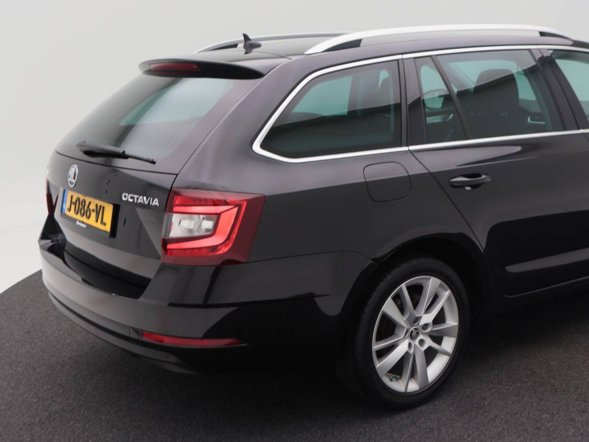 Škoda Octavia Škoda Octavia Combi 1.0 TSi 115 Pk Business Edition Plus | Camera | Stoel verwarming | Full LED | Navigatie | Cruise Control | Climatronic | 17 Inch | 142.689 Km !!