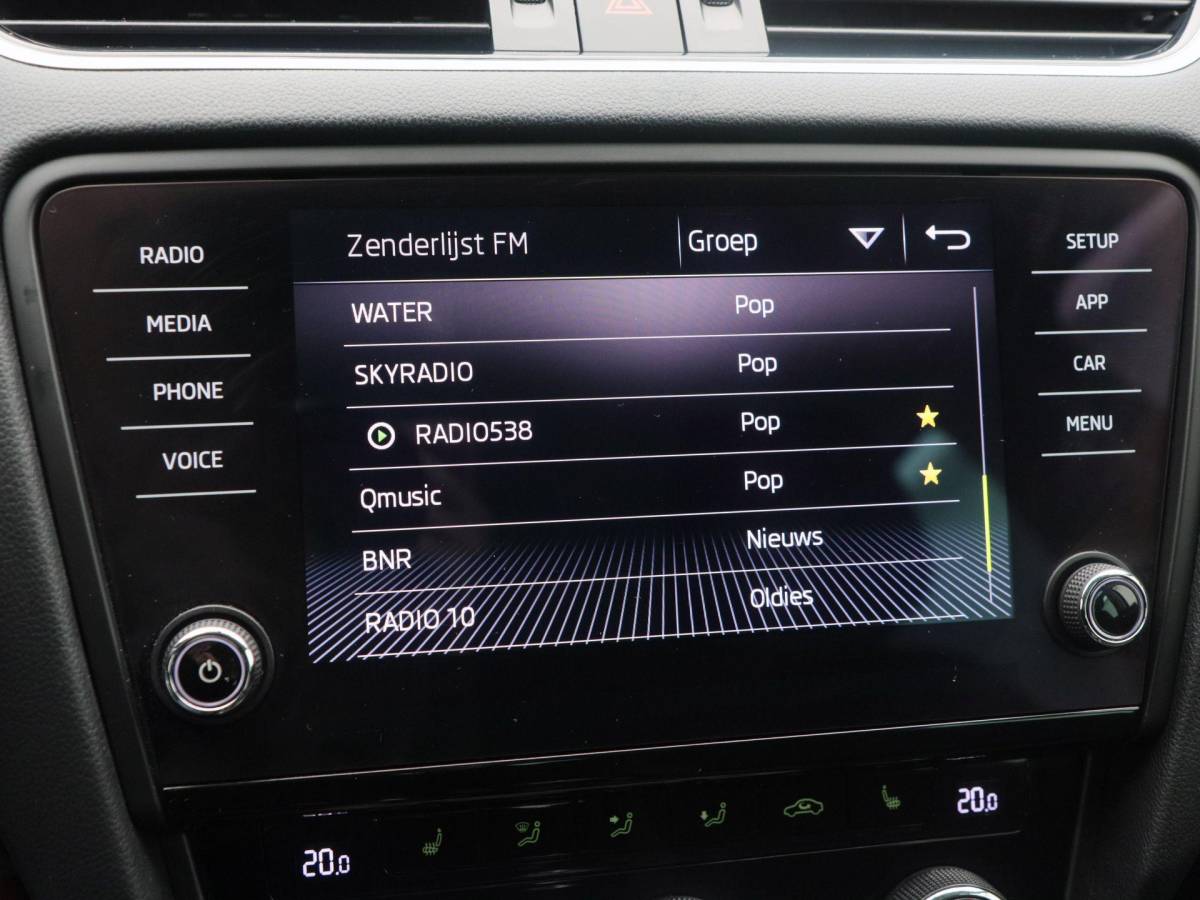 Škoda Octavia Škoda Octavia Combi 1.0 TSi 115 Pk Business Edition Plus | Camera | Stoel verwarming | Full LED | Navigatie | Cruise Control | Climatronic | 17 Inch | 142.689 Km !!