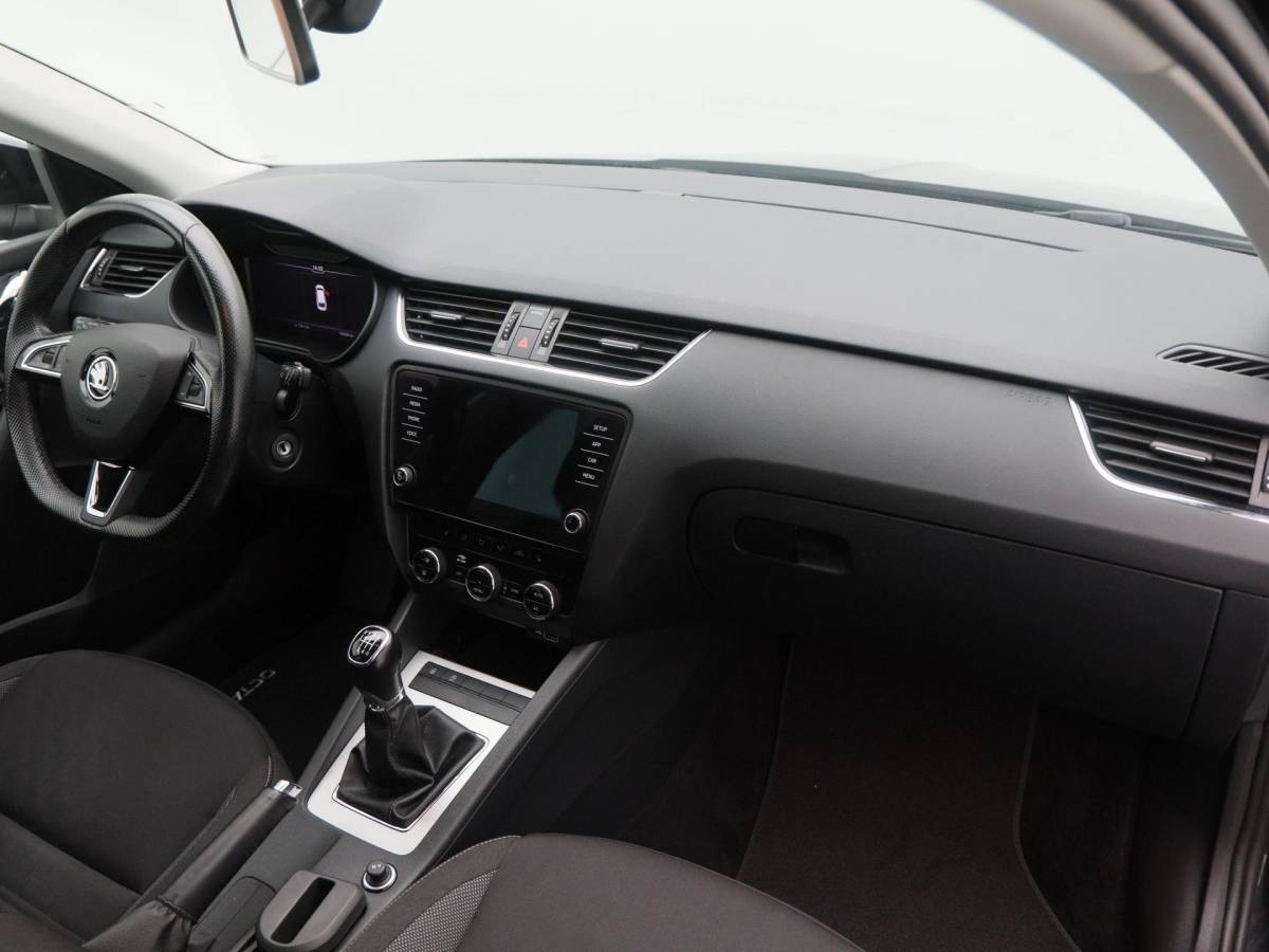Škoda Octavia Škoda Octavia Combi 1.0 TSi 115 Pk Business Edition Plus | Camera | Stoel verwarming | Full LED | Navigatie | Cruise Control | Climatronic | 17 Inch | 142.689 Km !!