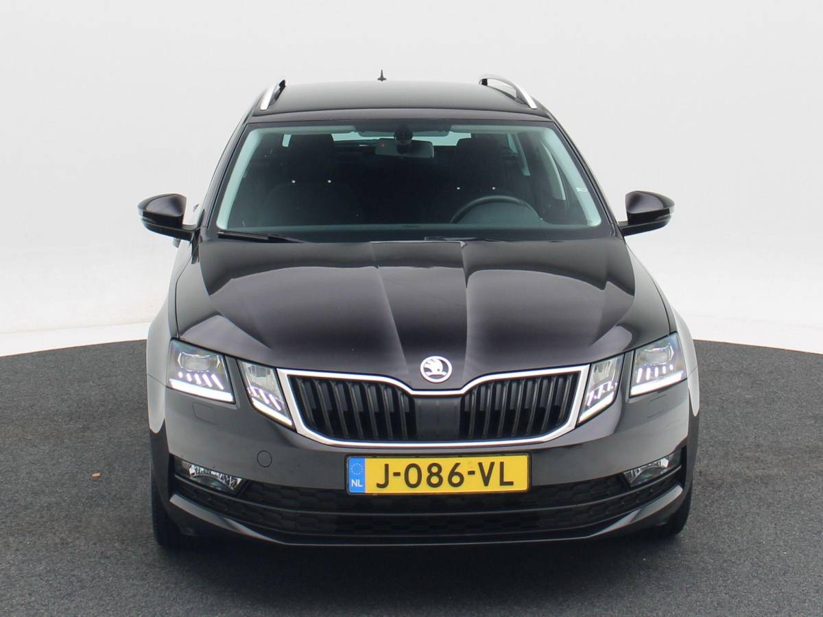 Škoda Octavia Škoda Octavia Combi 1.0 TSi 115 Pk Business Edition Plus | Camera | Stoel verwarming | Full LED | Navigatie | Cruise Control | Climatronic | 17 Inch | 142.689 Km !!