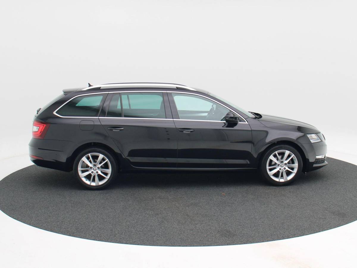 Škoda Octavia Škoda Octavia Combi 1.0 TSi 115 Pk Business Edition Plus | Camera | Stoel verwarming | Full LED | Navigatie | Cruise Control | Climatronic | 17 Inch | 142.689 Km !!