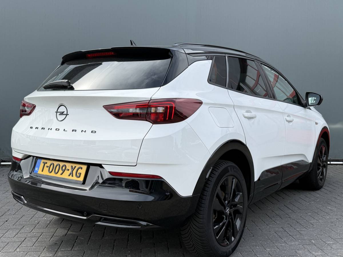 Opel Grandland Opel Grandland BWJ 2022 1.2 131 PK  Turbo GS Line AUTOMAAT | FULL LED | 360 CAMERA | CARPLAY + ANDROID | DAB + | NAVI | CLIMA | CRUISE | LMV | PDC