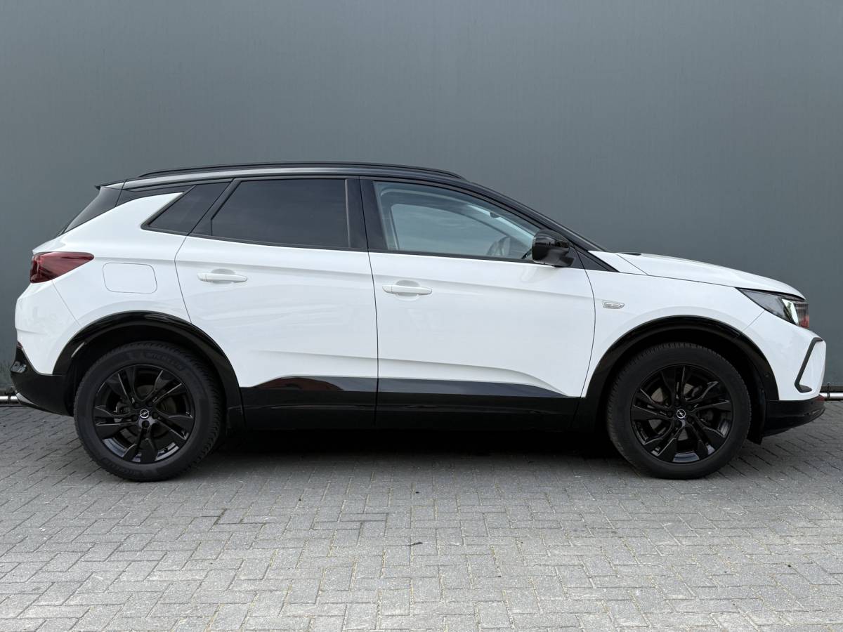 Opel Grandland Opel Grandland BWJ 2022 1.2 131 PK  Turbo GS Line AUTOMAAT | FULL LED | 360 CAMERA | CARPLAY + ANDROID | DAB + | NAVI | CLIMA | CRUISE | LMV | PDC