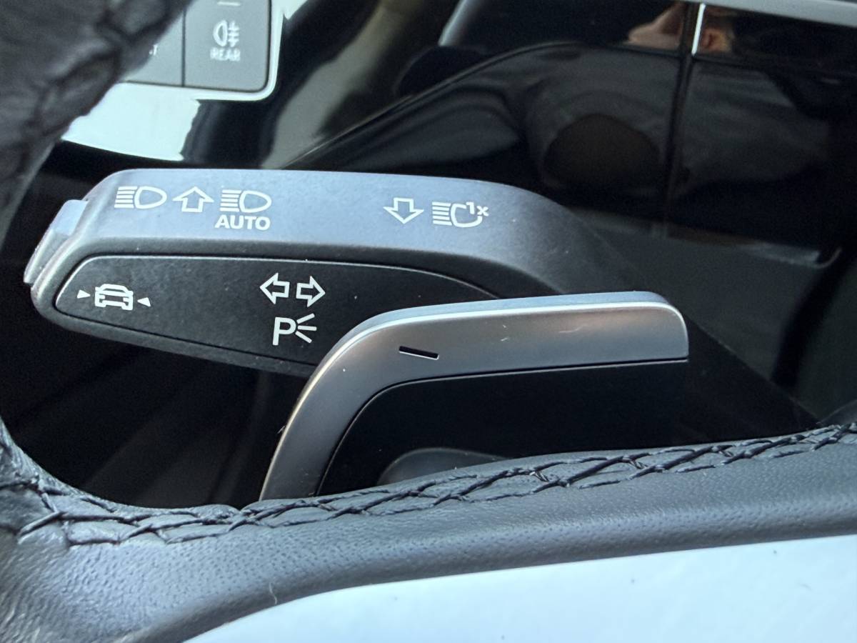 Audi Q8 e-tron Audi Q8 e-tron BWJ 2023 50 quattro340 PK  Edition 95 kWh TREKHAAK | PANO | LEDER | FULL LED | STOELVER. | DAB + | CARPLAY + ANDROID | NAVI | CLIMA | CRUISE | LMV | PDC