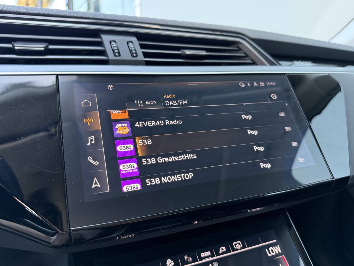 Audi Q8 e-tron Audi Q8 e-tron BWJ 2023 50 quattro340 PK  Edition 95 kWh TREKHAAK | PANO | LEDER | FULL LED | STOELVER. | DAB + | CARPLAY + ANDROID | NAVI | CLIMA | CRUISE | LMV | PDC