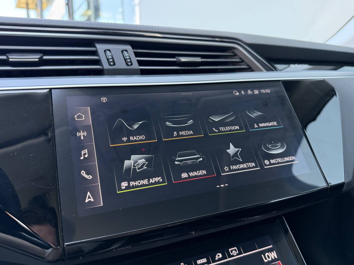 Audi Q8 e-tron Audi Q8 e-tron BWJ 2023 50 quattro340 PK  Edition 95 kWh TREKHAAK | PANO | LEDER | FULL LED | STOELVER. | DAB + | CARPLAY + ANDROID | NAVI | CLIMA | CRUISE | LMV | PDC