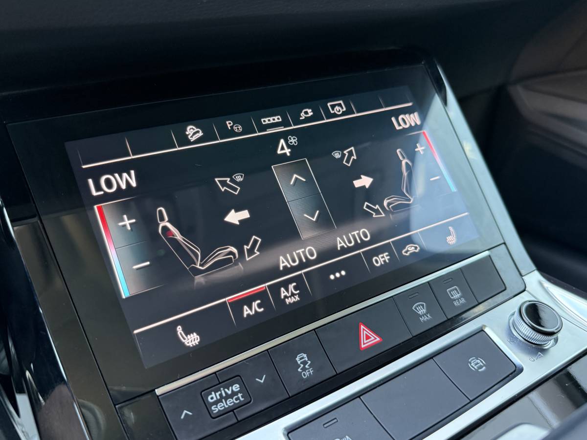 Audi Q8 e-tron Audi Q8 e-tron BWJ 2023 50 quattro340 PK  Edition 95 kWh TREKHAAK | PANO | LEDER | FULL LED | STOELVER. | DAB + | CARPLAY + ANDROID | NAVI | CLIMA | CRUISE | LMV | PDC