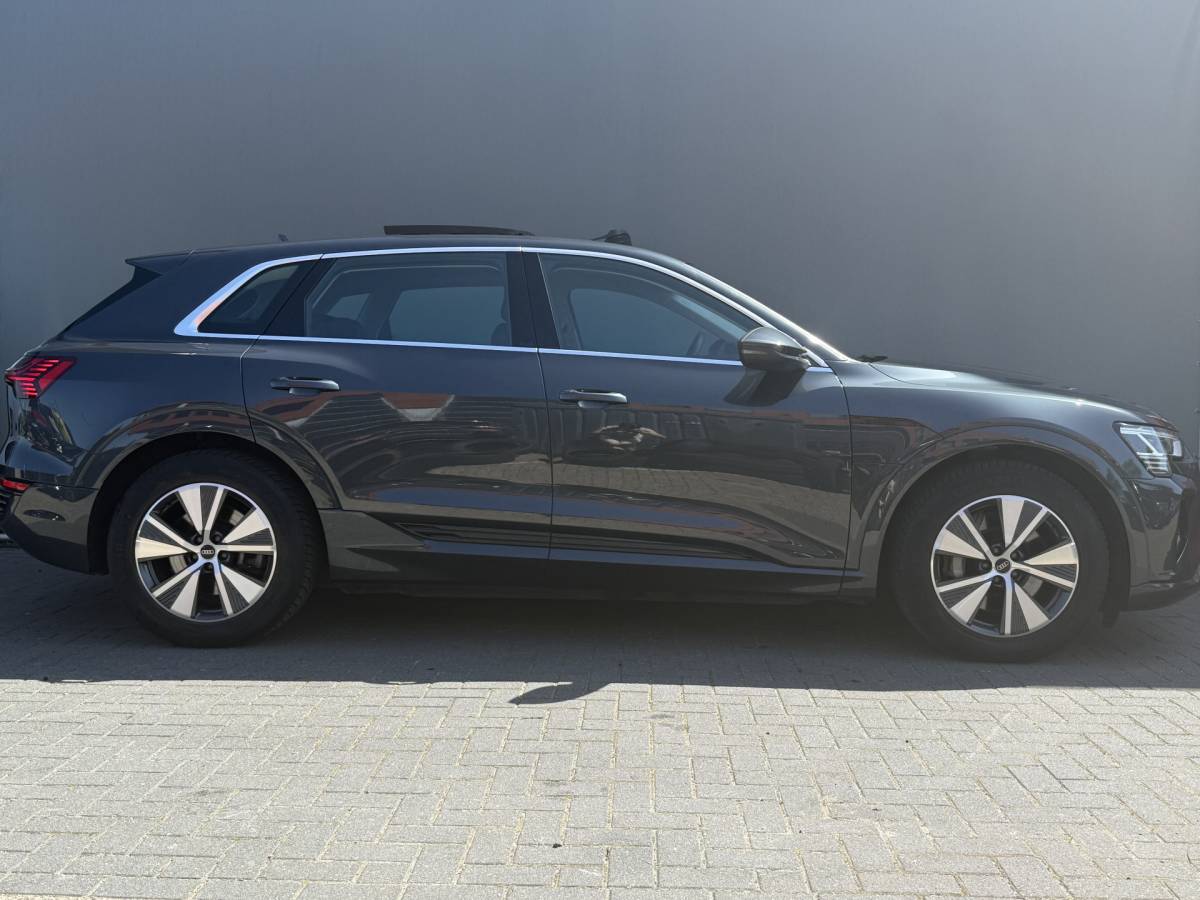 Audi Q8 e-tron Audi Q8 e-tron BWJ 2023 50 quattro340 PK  Edition 95 kWh TREKHAAK | PANO | LEDER | FULL LED | STOELVER. | DAB + | CARPLAY + ANDROID | NAVI | CLIMA | CRUISE | LMV | PDC