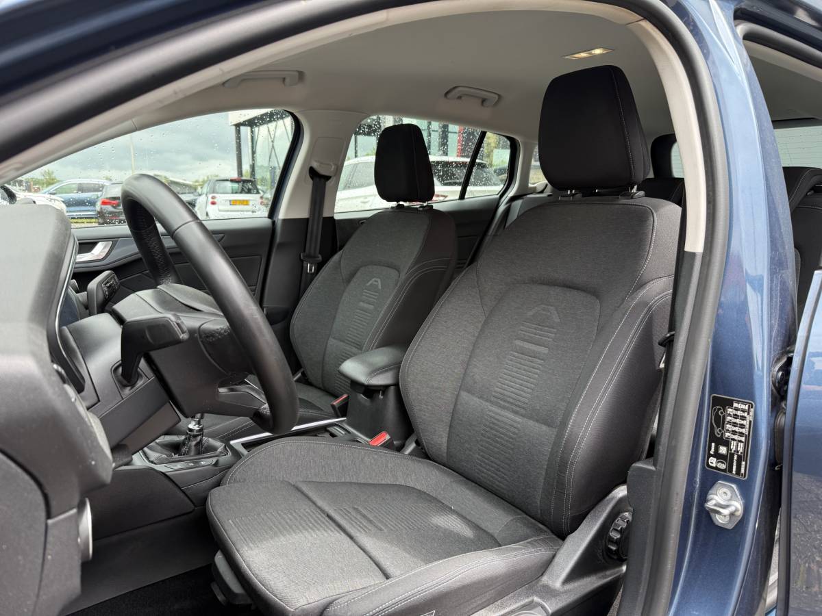 Ford Focus Ford Focus Wagon BWJ 2021 1.0 EcoBoost Hybrid 124 PK  Active Business FULL LED | CAMERA | KEYLESS | CARPLAY + ANDROID | NAVI | CLIMA | CRUISE | LMV | PDC