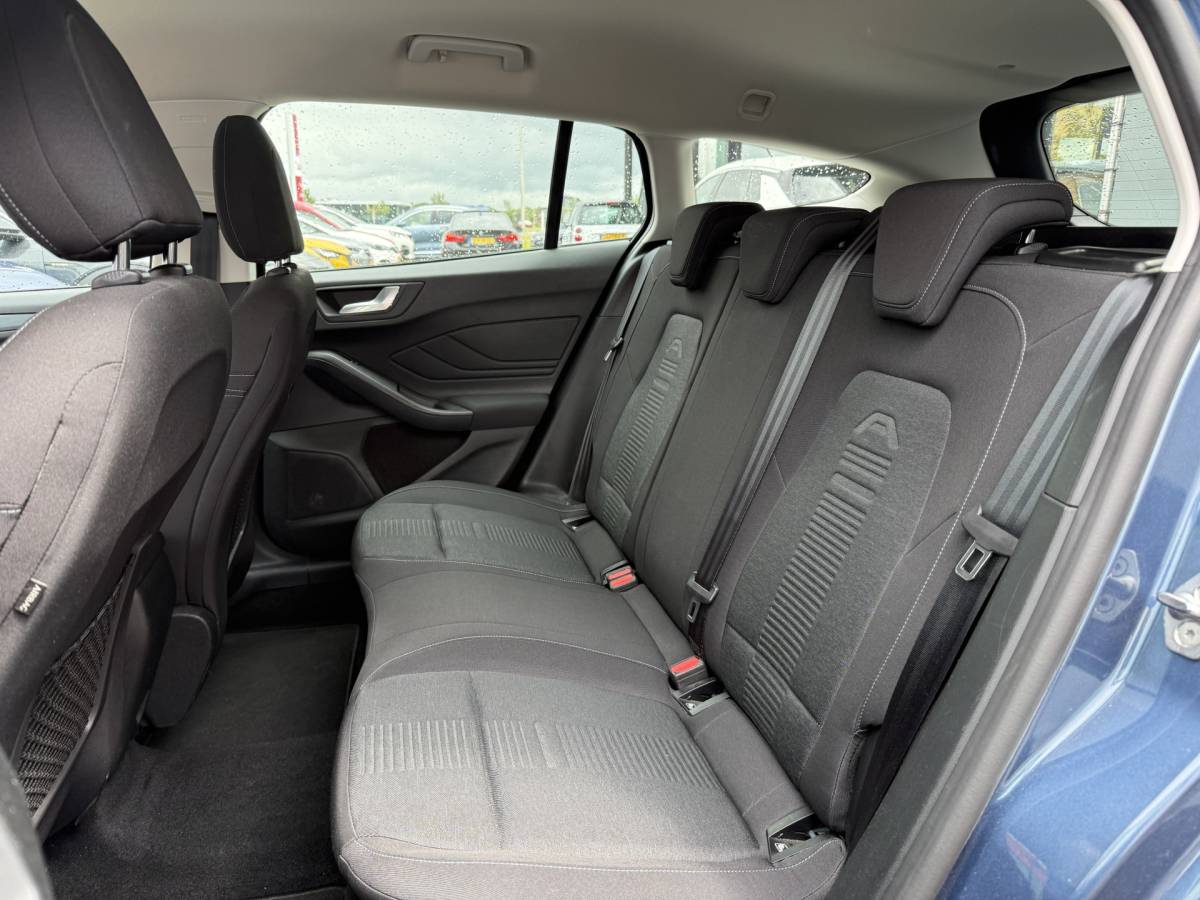 Ford Focus Ford Focus Wagon BWJ 2021 1.0 EcoBoost Hybrid 124 PK  Active Business FULL LED | CAMERA | KEYLESS | CARPLAY + ANDROID | NAVI | CLIMA | CRUISE | LMV | PDC