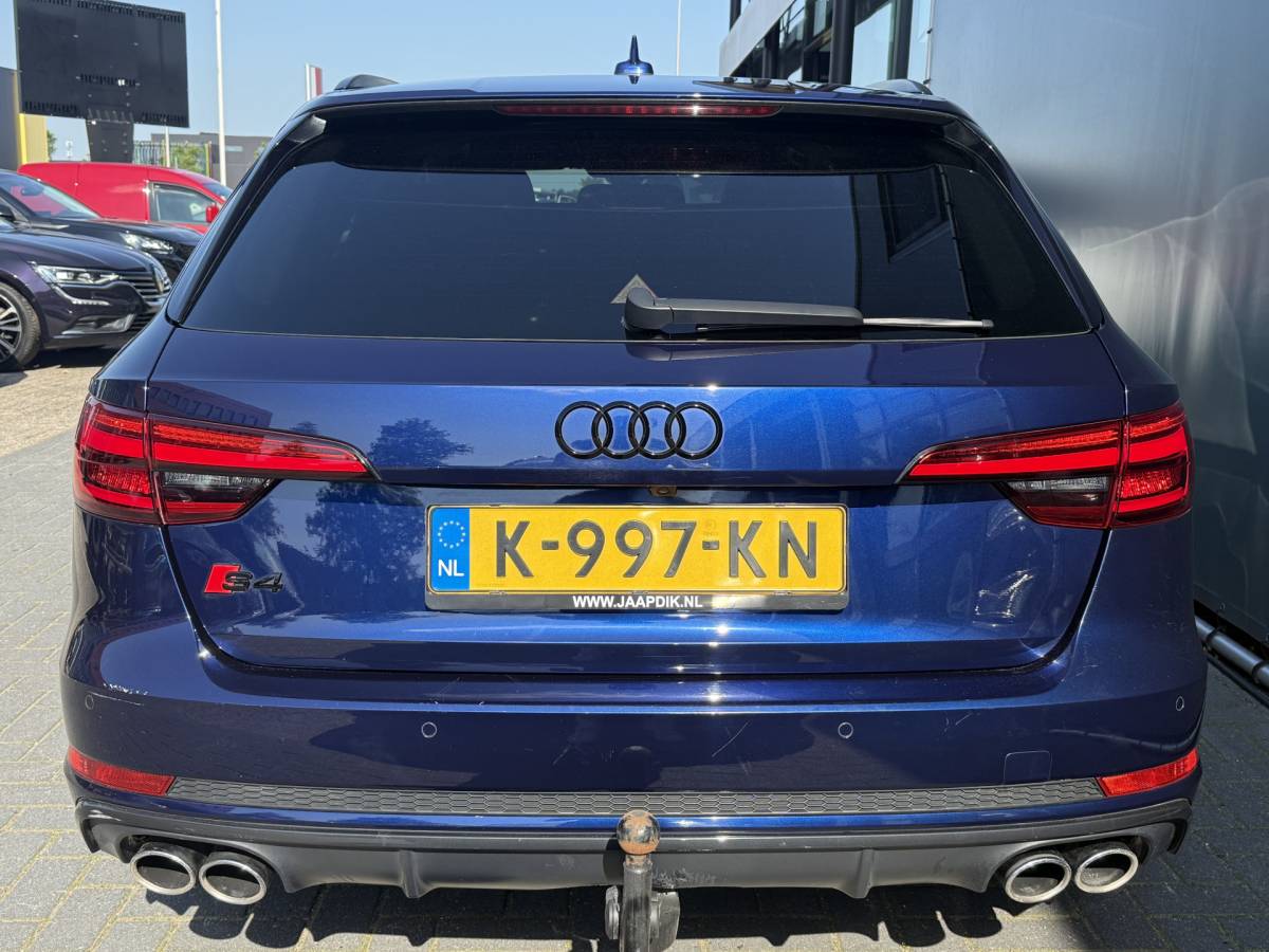 Audi A4 Audi A4 Avant BWJ 2017 3.0 TFSI S4 quattro 354 PK  Pro Line Plus V6 AUTOMAAT | TREKHAAK | FULL LED | ADAPTIVE CRUISE | STOELVERW. | HEAD-UP DISPLAY | CAMERA | HALF LEDER | ELEKTR. ACHTERKLEP | NAVI | CLIMA | LMV | PDC