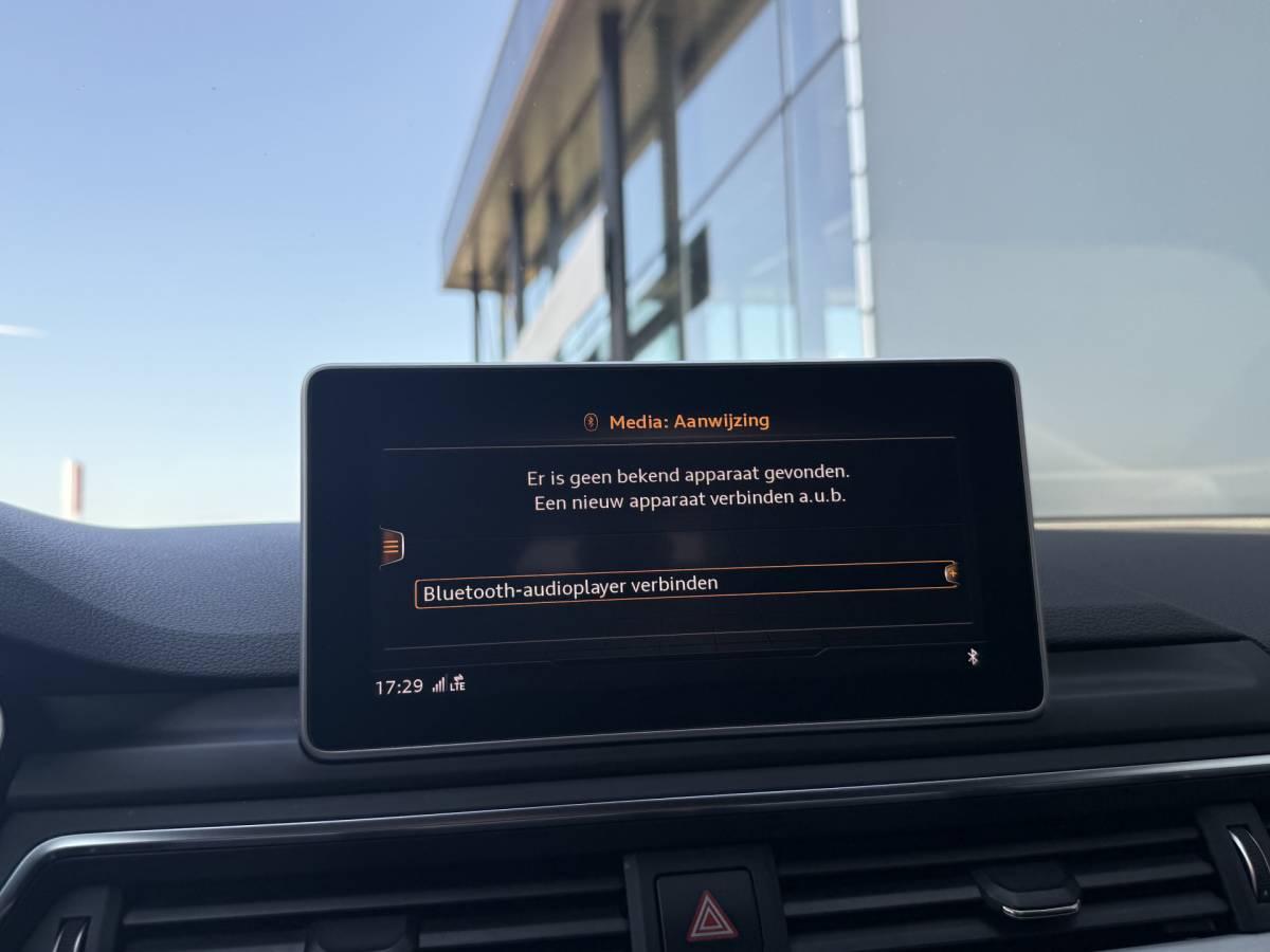 Audi A4 Audi A4 Avant BWJ 2017 3.0 TFSI S4 quattro 354 PK  Pro Line Plus V6 AUTOMAAT | TREKHAAK | FULL LED | ADAPTIVE CRUISE | STOELVERW. | HEAD-UP DISPLAY | CAMERA | HALF LEDER | ELEKTR. ACHTERKLEP | NAVI | CLIMA | LMV | PDC