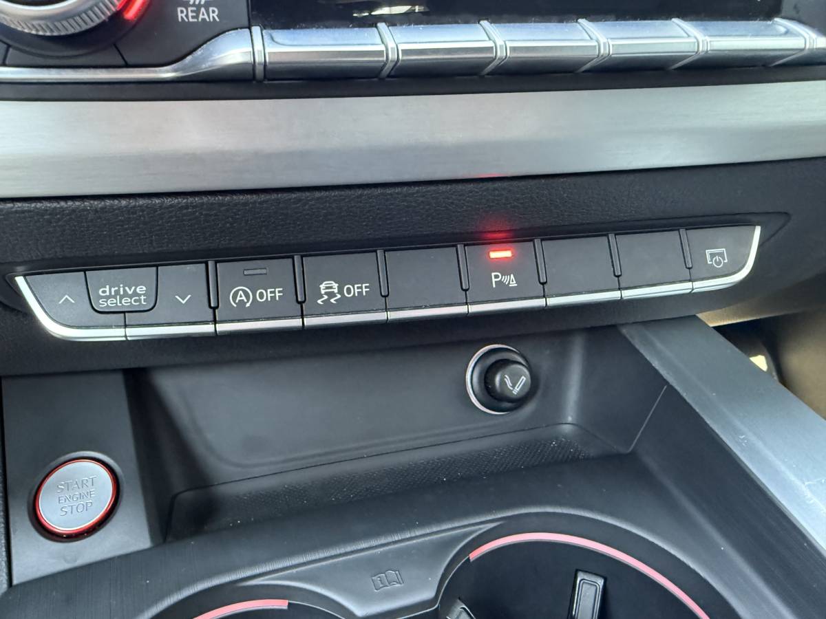 Audi A4 Audi A4 Avant BWJ 2017 3.0 TFSI S4 quattro 354 PK  Pro Line Plus V6 AUTOMAAT | TREKHAAK | FULL LED | ADAPTIVE CRUISE | STOELVERW. | HEAD-UP DISPLAY | CAMERA | HALF LEDER | ELEKTR. ACHTERKLEP | NAVI | CLIMA | LMV | PDC