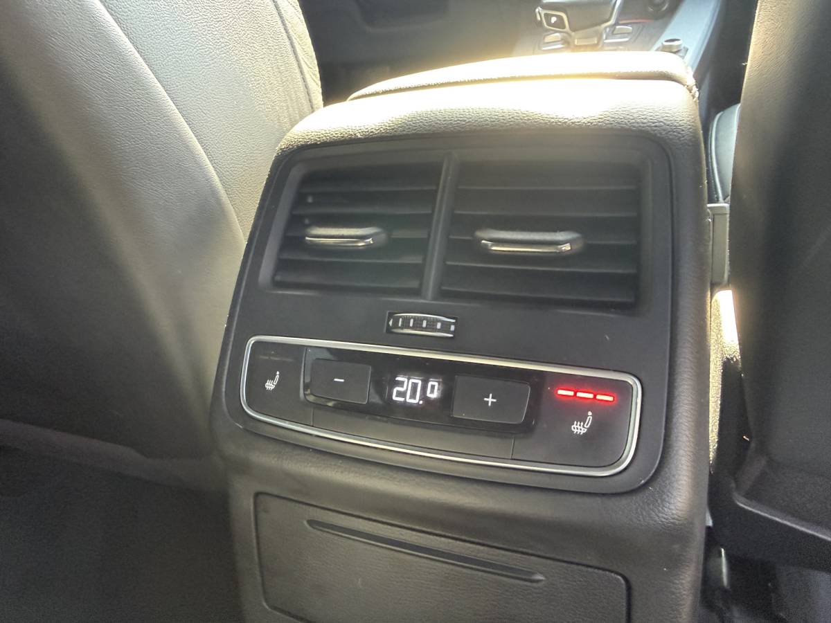 Audi A4 Audi A4 Avant BWJ 2017 3.0 TFSI S4 quattro 354 PK  Pro Line Plus V6 AUTOMAAT | TREKHAAK | FULL LED | ADAPTIVE CRUISE | STOELVERW. | HEAD-UP DISPLAY | CAMERA | HALF LEDER | ELEKTR. ACHTERKLEP | NAVI | CLIMA | LMV | PDC