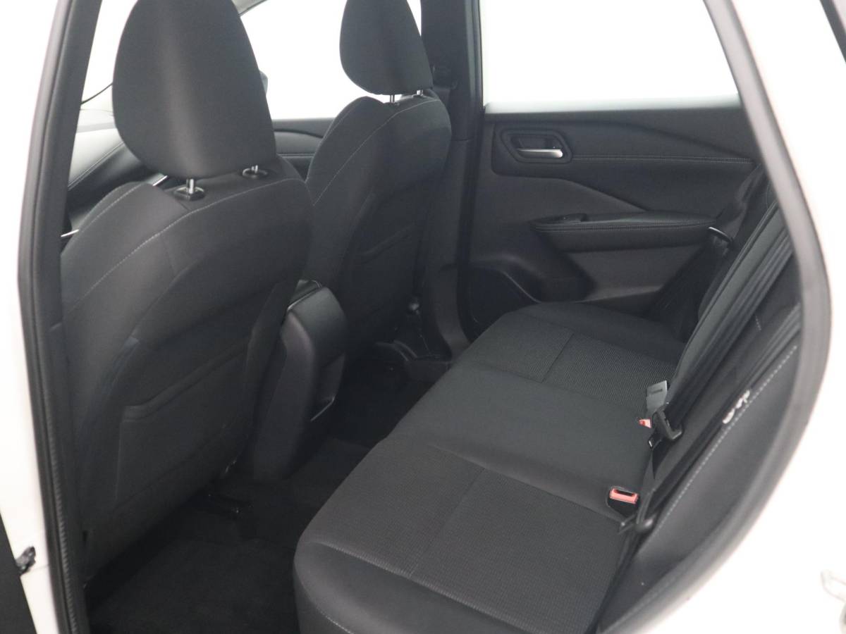 Nissan QASHQAI Nissan Qashqai 1.3 MHEV Business Access PARELMOER / CAMERA / CARPLAY / CLIMA / PDC / BLUETOOTH / ACC / NL-AUTO