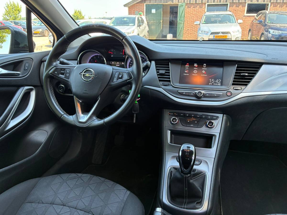 Opel Astra Opel Astra Sports Tourer 1.0 Turbo 120 Jaar Edition | Navi + Clima + Cruise nu €7.975,-!!
