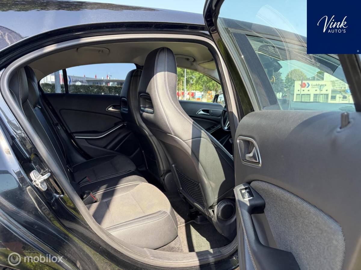 Mercedes-Benz A-Klasse Mercedes A-klasse 180 Edition |Navigatie | LM Sportvelgen | Climate & Cruise Control | Privacy glass
