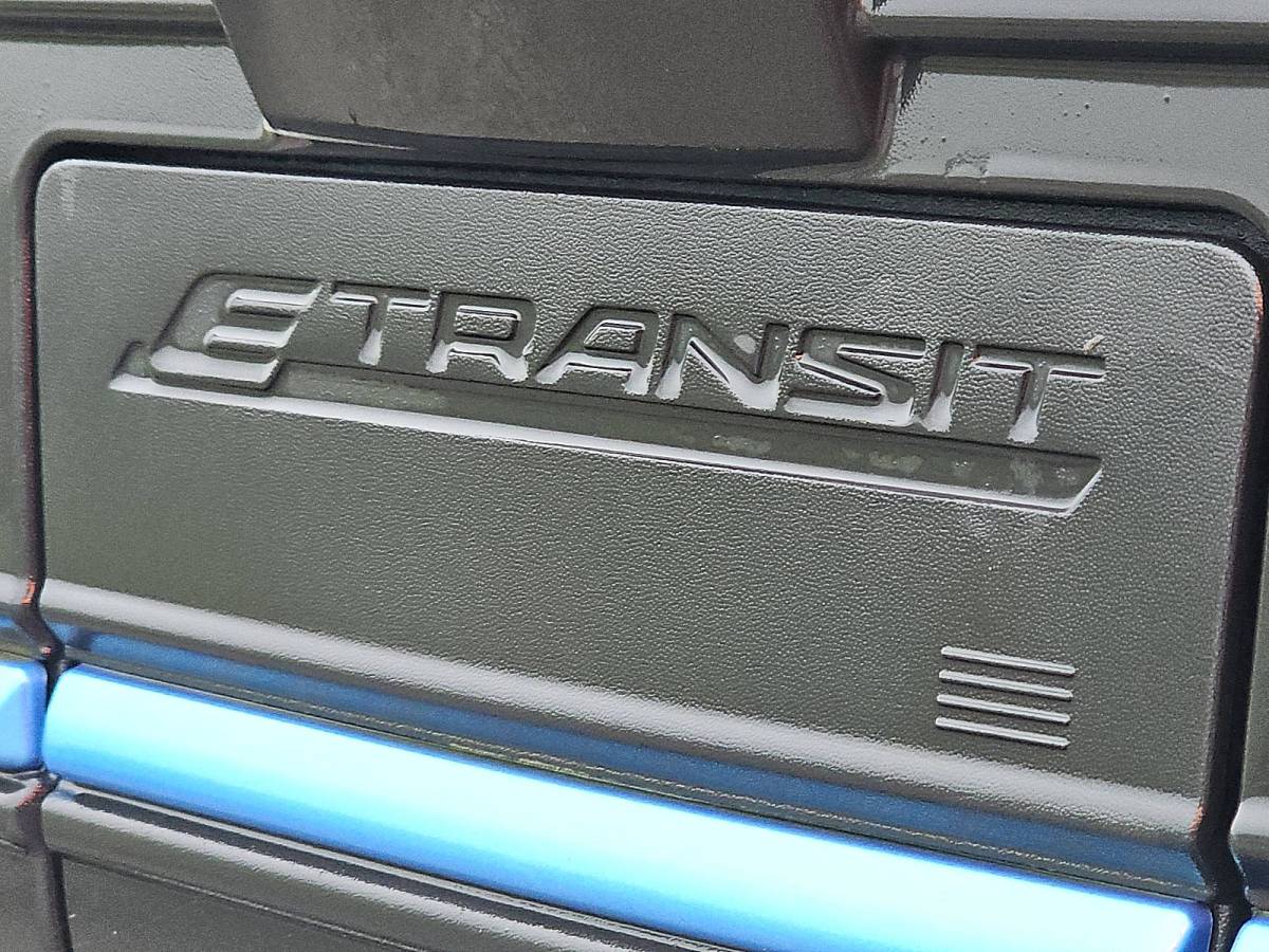 Ford E-Transit FORD E-TRANSIT bakwagen laadklep!