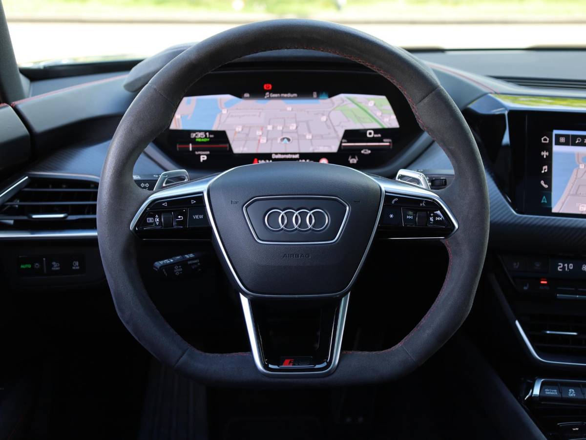 Audi e-tron GT Audi e-tron GT RS 93 kWh 600PK | SOH 91% | Panodak | Leer | B&O | Laser LED | 4Wielsturing | HuD | 360° |