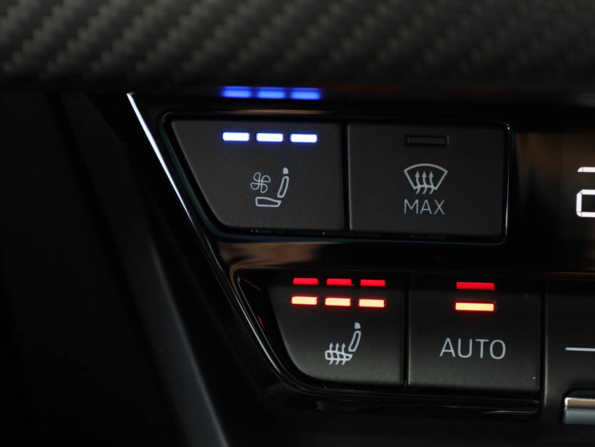 Audi e-tron GT Audi e-tron GT RS 93 kWh 600PK | SOH 91% | Panodak | Leer | B&O | Laser LED | 4Wielsturing | HuD | 360° |