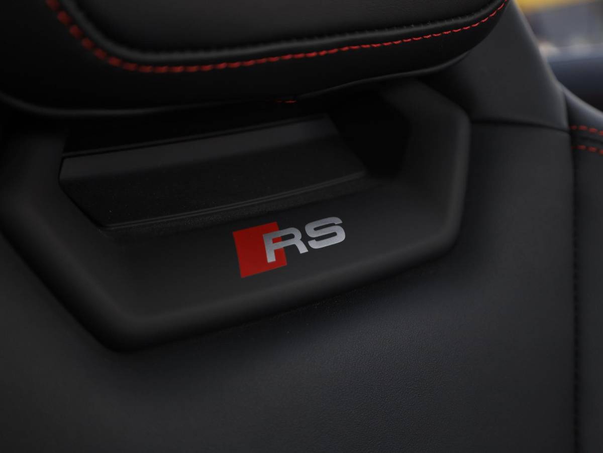 Audi e-tron GT Audi e-tron GT RS 93 kWh 600PK | SOH 91% | Panodak | Leer | B&O | Laser LED | 4Wielsturing | HuD | 360° |