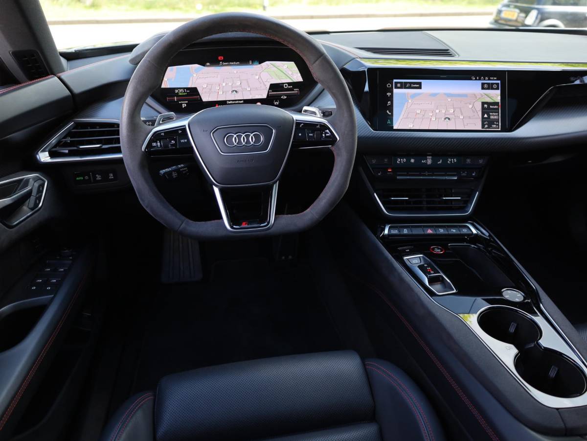 Audi e-tron GT Audi e-tron GT RS 93 kWh 600PK | SOH 91% | Panodak | Leer | B&O | Laser LED | 4Wielsturing | HuD | 360° |