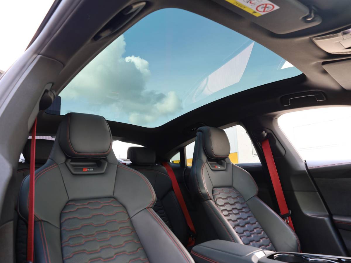 Audi e-tron GT Audi e-tron GT RS 93 kWh 600PK | SOH 91% | Panodak | Leer | B&O | Laser LED | 4Wielsturing | HuD | 360° |