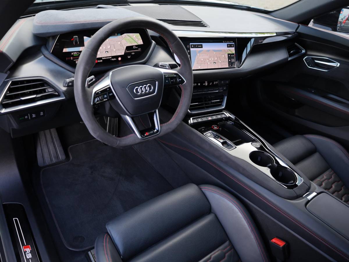 Audi e-tron GT Audi e-tron GT RS 93 kWh 600PK | SOH 91% | Panodak | Leer | B&O | Laser LED | 4Wielsturing | HuD | 360° |