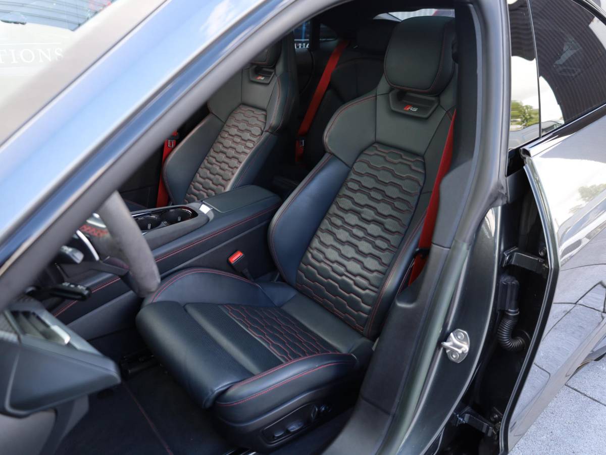 Audi e-tron GT Audi e-tron GT RS 93 kWh 600PK | SOH 91% | Panodak | Leer | B&O | Laser LED | 4Wielsturing | HuD | 360° |