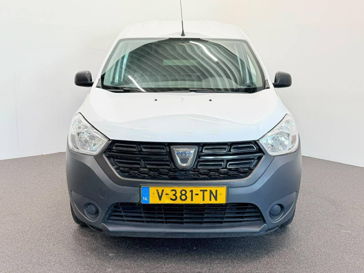 Dacia Dokker Dacia Dokker 1.5 dCi 75 Essential Navigatie Bluetooth Cruise Control Trekhaak zijschuifdeur  airco LEES OPMERKINGEN