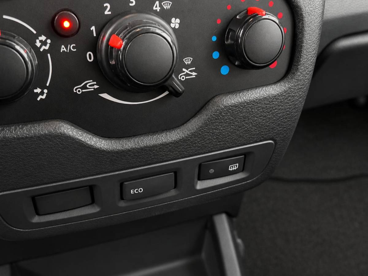 Dacia Dokker Dacia Dokker 1.5 dCi 75 Essential Navigatie Bluetooth Cruise Control Trekhaak zijschuifdeur  airco LEES OPMERKINGEN