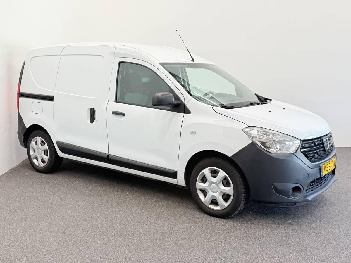 Dacia Dokker Dacia Dokker 1.5 dCi 75 Essential Navigatie Bluetooth Cruise Control Trekhaak zijschuifdeur  airco LEES OPMERKINGEN