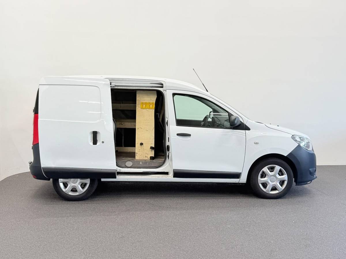 Dacia Dokker Dacia Dokker 1.5 dCi 75 Essential Navigatie Bluetooth Cruise Control Trekhaak zijschuifdeur  airco LEES OPMERKINGEN