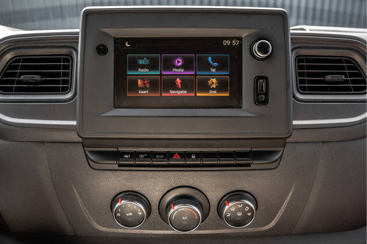 Renault Master Renault Master 2.3dCi | Bakwagen met Laadklep | LED | Carplay | Camera | Cruise