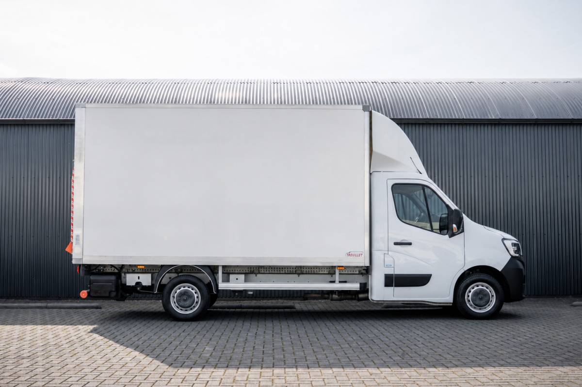 Renault Master Renault Master 2.3dCi | Bakwagen met Laadklep | LED | Carplay | Camera | Cruise
