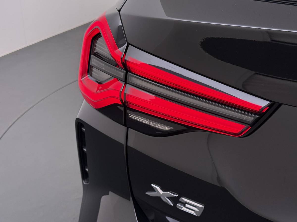 BMW X3 BMW X3 xDrive30e VAN: 40.900,- VOOR: 38.877,- UW WKVOORDEEL: 2.023,-PHEV | M-SPORT| DEALER ONDERHOUDEN| CAMERA| ELEKTRISCHE ACHTERKLEP| APPLE CARPLAY| RIJKLAARPRIJS
