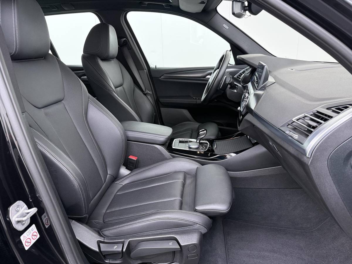 BMW X3 BMW X3 xDrive30e VAN: 40.900,- VOOR: 38.877,- UW WKVOORDEEL: 2.023,-PHEV | M-SPORT| DEALER ONDERHOUDEN| CAMERA| ELEKTRISCHE ACHTERKLEP| APPLE CARPLAY| RIJKLAARPRIJS
