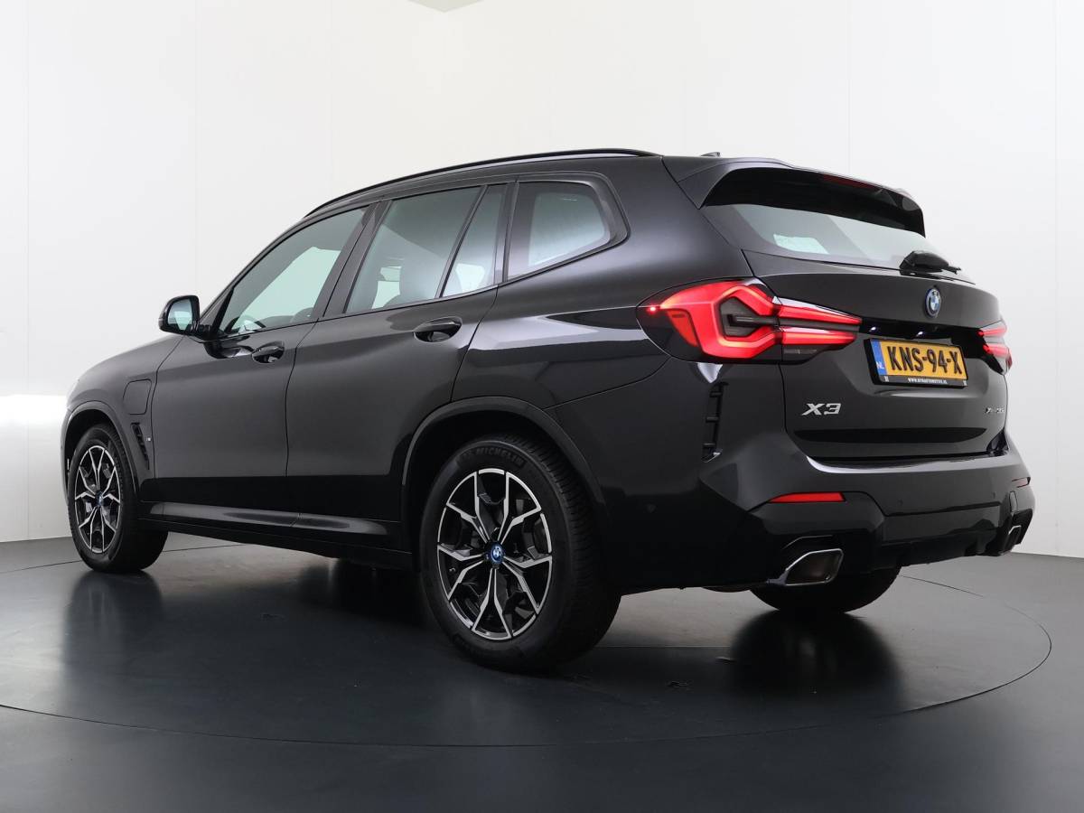 BMW X3 BMW X3 xDrive30e VAN: 40.900,- VOOR: 38.877,- UW WKVOORDEEL: 2.023,-PHEV | M-SPORT| DEALER ONDERHOUDEN| CAMERA| ELEKTRISCHE ACHTERKLEP| APPLE CARPLAY| RIJKLAARPRIJS