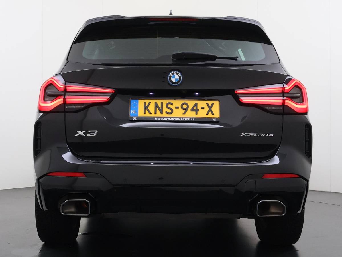 BMW X3 BMW X3 xDrive30e VAN: 40.900,- VOOR: 38.877,- UW WKVOORDEEL: 2.023,-PHEV | M-SPORT| DEALER ONDERHOUDEN| CAMERA| ELEKTRISCHE ACHTERKLEP| APPLE CARPLAY| RIJKLAARPRIJS