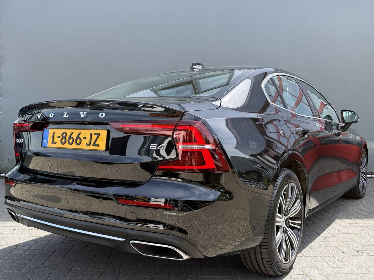 Volvo S60 Volvo S60 BWJ 2021 2.0 B4 198 PK Inscription AUTOMAAT | FULL LED | HARMAN/KARDON | LEDER | KEYLESS |  ELEKTR. STOELEN | ADAPTIVE CRUISE | STOEL + STUURVERW. | DAB + | CAMERA | DODE HOEK | LMV | PDC