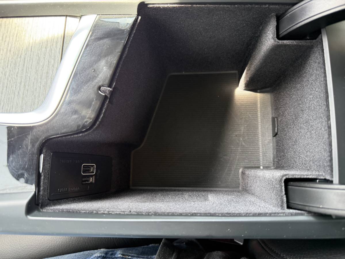 Volvo S60 Volvo S60 BWJ 2021 2.0 B4 198 PK Inscription AUTOMAAT | FULL LED | HARMAN/KARDON | LEDER | KEYLESS |  ELEKTR. STOELEN | ADAPTIVE CRUISE | STOEL + STUURVERW. | DAB + | CAMERA | DODE HOEK | LMV | PDC