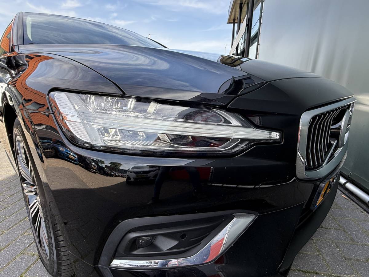 Volvo S60 Volvo S60 BWJ 2021 2.0 B4 198 PK Inscription AUTOMAAT | FULL LED | HARMAN/KARDON | LEDER | KEYLESS |  ELEKTR. STOELEN | ADAPTIVE CRUISE | STOEL + STUURVERW. | DAB + | CAMERA | DODE HOEK | LMV | PDC