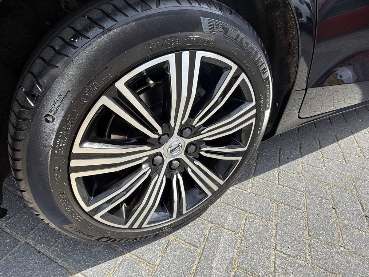 Volvo S60 Volvo S60 BWJ 2021 2.0 B4 198 PK Inscription AUTOMAAT | FULL LED | HARMAN/KARDON | LEDER | KEYLESS |  ELEKTR. STOELEN | ADAPTIVE CRUISE | STOEL + STUURVERW. | DAB + | CAMERA | DODE HOEK | LMV | PDC
