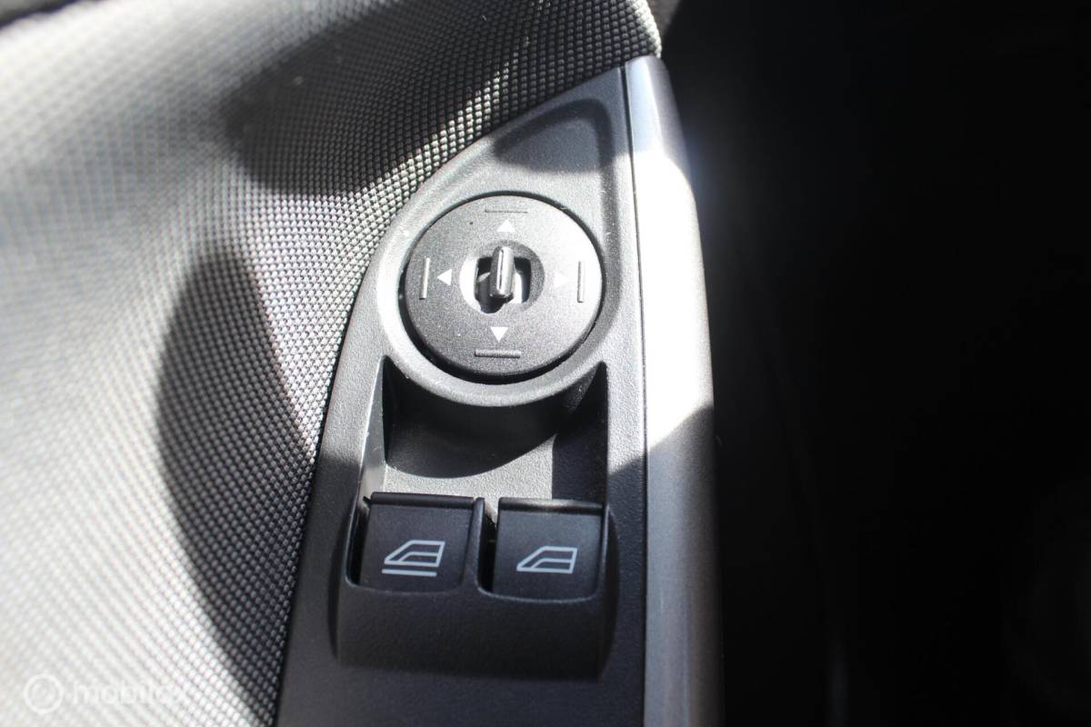 Ford Focus Ford Focus 1.6 TI-VCT Titanium Automaat Clima/Cruise/Trekhaak