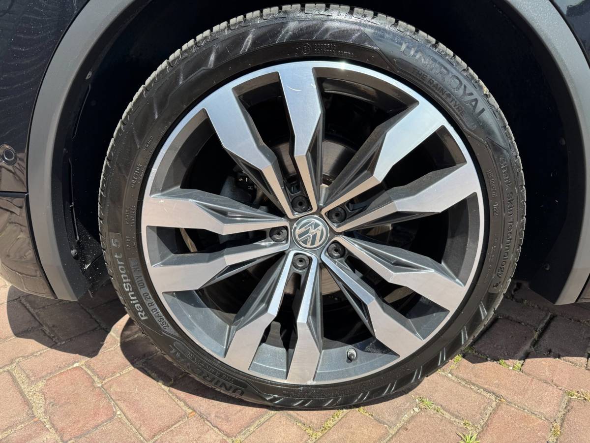 Volkswagen Tiguan Volkswagen Tiguan 1.4 TSI SOUND Business R-Line **PANO + TREKH + LEDER + MEMORY**