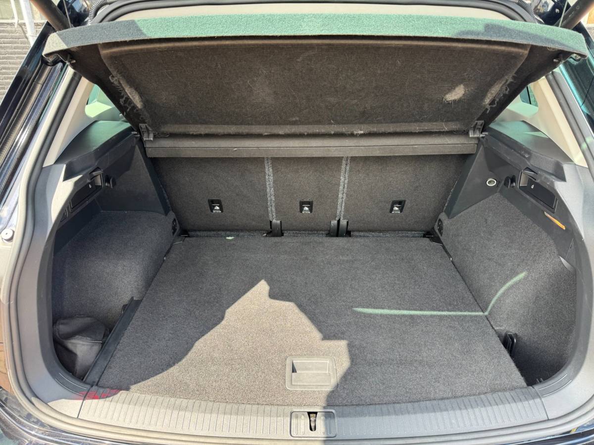 Volkswagen Tiguan Volkswagen Tiguan 1.4 TSI SOUND Business R-Line **PANO + TREKH + LEDER + MEMORY**